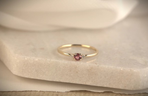 gouden ring met briljant, Mia Tourmalijn+0.03ct mt17,5