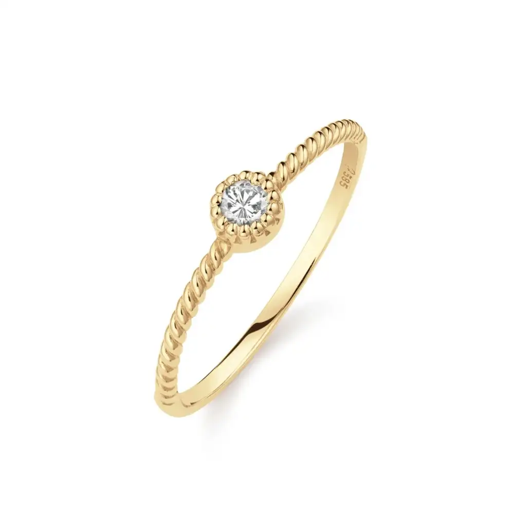 De Jackie Grimaldi WhiteTopaz Ring JKR25511, een verfijnd juweel, straalt elegantie uit met zijn fonkelende witte topaas. Perfect te combineren met zowel casual als formele outfits, voegt het een vleugje luxe toe aan elke gelegenheid. Draag deze ring als statementstuk op de ringvinger of combineer met andere sieraden voor een speelse look.