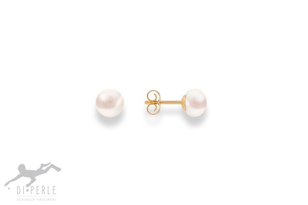 Di Perle | Gouden oorsteker, modelnummer 03565210, beschikt over subtiele zoetwaterparel van 5 mm in een luxe gouden setting. Perfect voor elke gelegenheid; combineer met andere gouden sieraden voor een verfijnde look. Draag ze bij zowel casual als formele outfits voor een tijdloze elegantie. Een must-have voor iedere sieradencollectie.