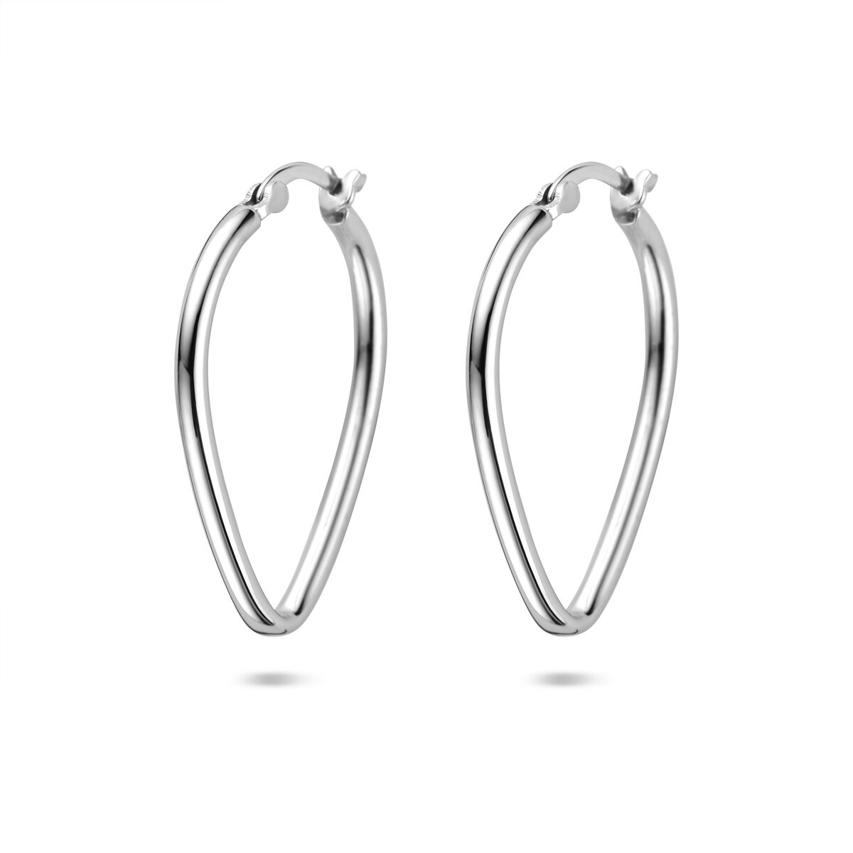 Gerhodineerd 925 zilveren oorringen met een totale hoogte van 25.5mm.