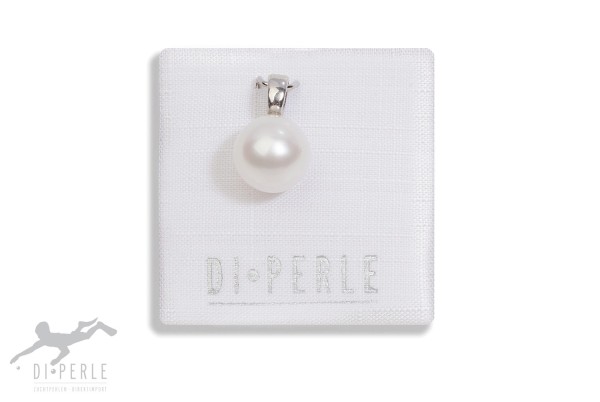 Stevig gerhodineerd Sterling Zilveren oog met een hand gekozen ronde witte zoet water parel van ongeveer 9mm doorsnede. Een parel is een natuurproduct en kan iets afwijken van de foto.