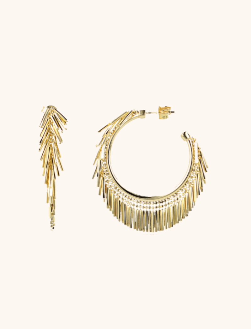 We love this classics! Deze oorbellen passen perfect bij kleurrijke zomerse outfits voor een stijlvolle en opvallende look.