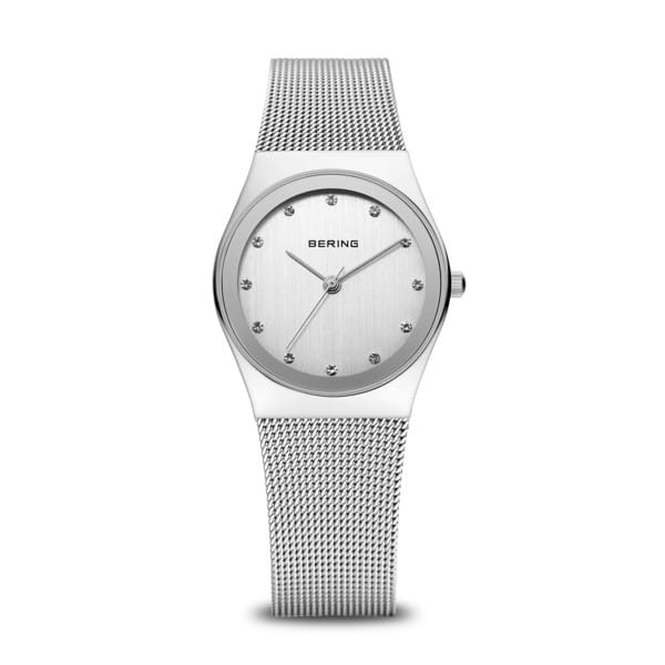 Dit Bering horloge heeft een prachtige klassieke uitstraling. Het horloge is gemaakt van edelstaal en wordt gedragen door dames.