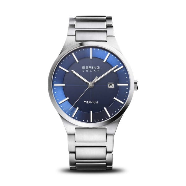 Dit prachtige Bering horloge is gemaakt van Titanium en wordt gedragen door heren.