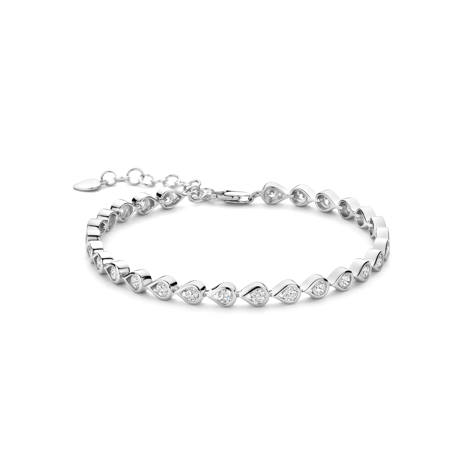 De Rdl armband zirkonia, modelnummer 623019, is een verfijnd accessoire gemaakt van 925 sterling zilver. Deze zilverkleurige armband is voorzien van een karabijnsluiting en meet 190 mm in lengte, met een gewicht van 9.3 gram. Draag deze tijdloze armband solo voor een subtiele look of combineer met andere sieraden voor een gelaagde stijl.