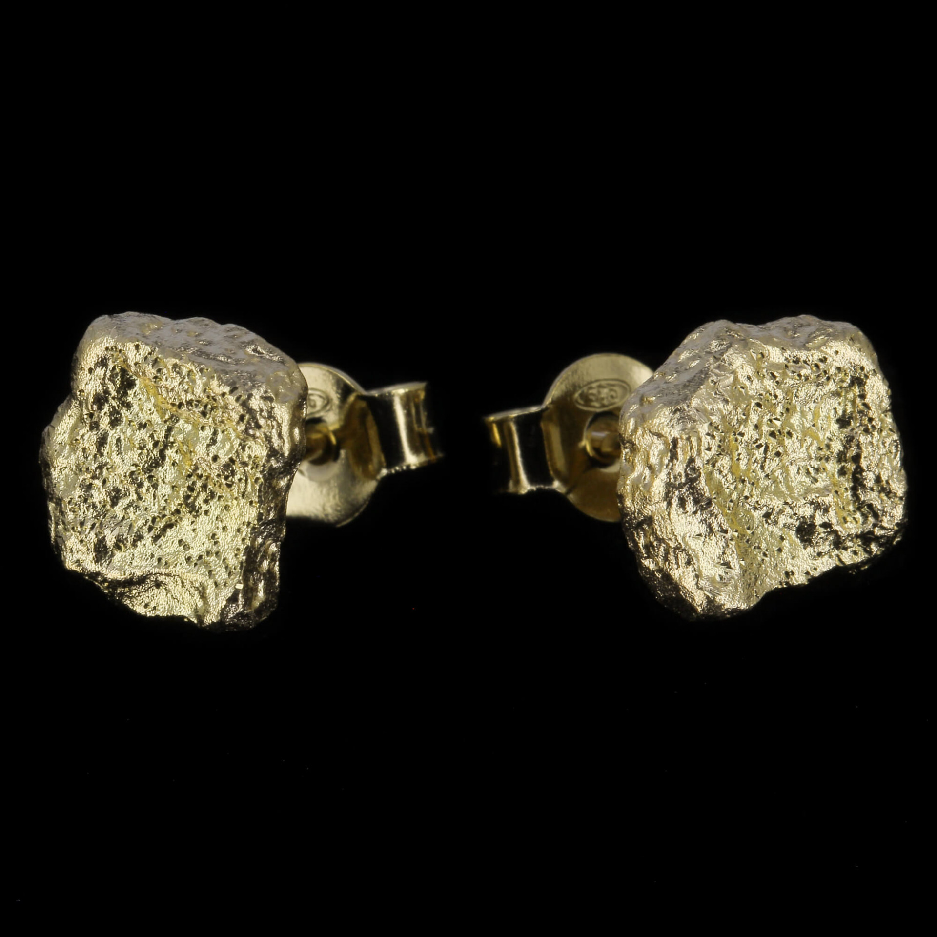 Sanjoya - Schitterende vergulde steenvormige oorbelletjes van sterling zilver. - L0721006