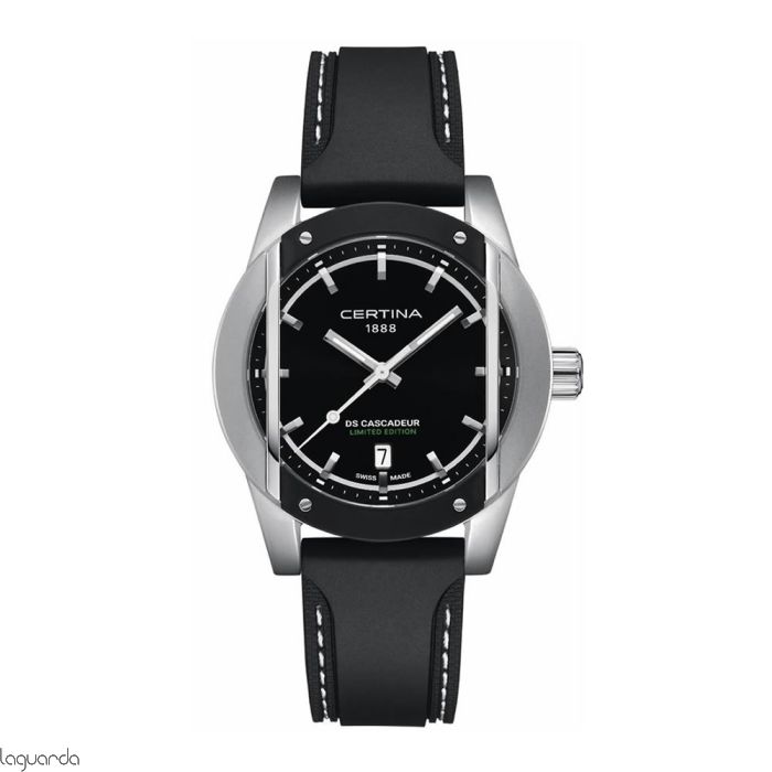 Al meer dan 130 jaar verenigt Certina innovatie en stevigheid om extreme omstandigheden het hoofd te bieden. Met de terugkeer van de legendarische DS Cascadeur viert Certina het 30-jarige bestaan van een horloge dat alles aankan. Dit horloge werd voor het eerst geïntroduceerd in 1995 en was ontworpen voor avonturiers die houden van spannende uitdagingen. Nu is het terug. Vernieuwd en sterker dan ooit. Deze gelimiteerde oplage uit 1995 is opnieuw gemaakt voor de onbevreesde avonturier, van het robuuste, industrieel geïnspireerde ontwerp tot de onwankelbare constructie.