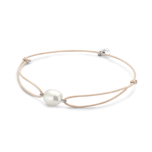 Dit is een armband van het merk FJF Jewellery gemaakt voor dames.