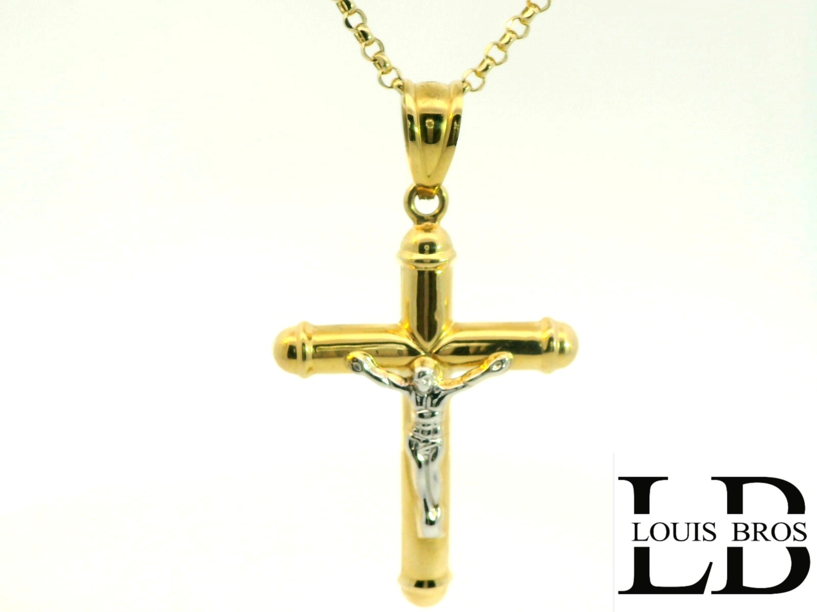 Voeg een tijdloos en betekenisvol sieraad toe aan je collectie met dit elegante bicolor 14 karaat gouden kruis (3.27 gr). Dit unisex ontwerp combineert het warme geelgoud met verfijnde accenten van witgoud, wat zorgt voor een stijlvolle en moderne uitstraling. Het kruis is zorgvuldig vervaardigd uit massief 14 karaat goud (58,5% puur goud) en straalt kwaliteit en vakmanschap uit.

Met zijn ingetogen maar krachtige ontwerp is dit kruis geschikt voor zowel dagelijks gebruik als voor speciale gelegenheden. Dankzij de neutrale stijl en het gebalanceerde formaat is het perfect te dragen door zowel mannen als vrouwen.

Kenmerken:

Materiaal: 14 karaat geel- en witgoud (bicolor)

Afwerking: Glanzend gepolijst met subtiele contrasten tussen de kleuren

Geslacht: Unisex

Stijl: Klassiek met een moderne twist

Geschikt voor: dagelijks gebruik, religieuze gelegenheden, of als symbolisch cadeau

Of je het nu draagt als spiritueel symbool of als stijlvol accessoire, dit bicolor gouden kruis is een betekenisvolle en elegante toevoeging aan elke sieradencollectie.