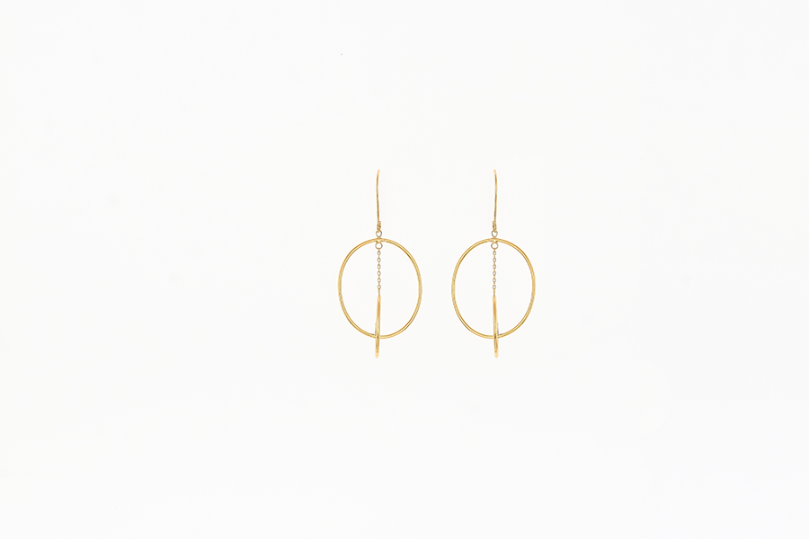 Dit zijn oorbellen van het merk Swing Jewels gemaakt voor dames.