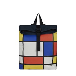 New Rebels Mart Arts - Los Angeles Rolltop Backpack Mini – Mondriaan (Navy)
Geïnspireerd door de iconische stijl van Piet Mondriaan is deze Mondriaan Rolltop Backpack Mini een echte blikvanger. De geometrische vormen en heldere kleuren geven de rugzak een modern-artistieke uitstraling. Perfect voor creatievelingen die houden van een strak design en praktisch formaat.

Productkenmerken:

 Kleur: Navy (kleurcode 02)
 Afmetingen: 27 x 8 x 33 cm (L x B x H)
 Materiaal: 100% PU – duurzaam, vegan en waterafstotend
 Sluiting: Rolltop met klikgesp voor een veilige en moderne afwerking
 Design: Mondriaan-geïnspireerd – stijlvol en opvallend
 Formaat: Mini – compact en licht voor dagelijks gebruik
 Land van herkomst: China (CN)
 Merk: New Rebels
Deze artistieke mini rugzak is perfect voor iedereen die mode wil combineren met kunst. Draag je eigen stukje design mee, elke dag opnieuw.

