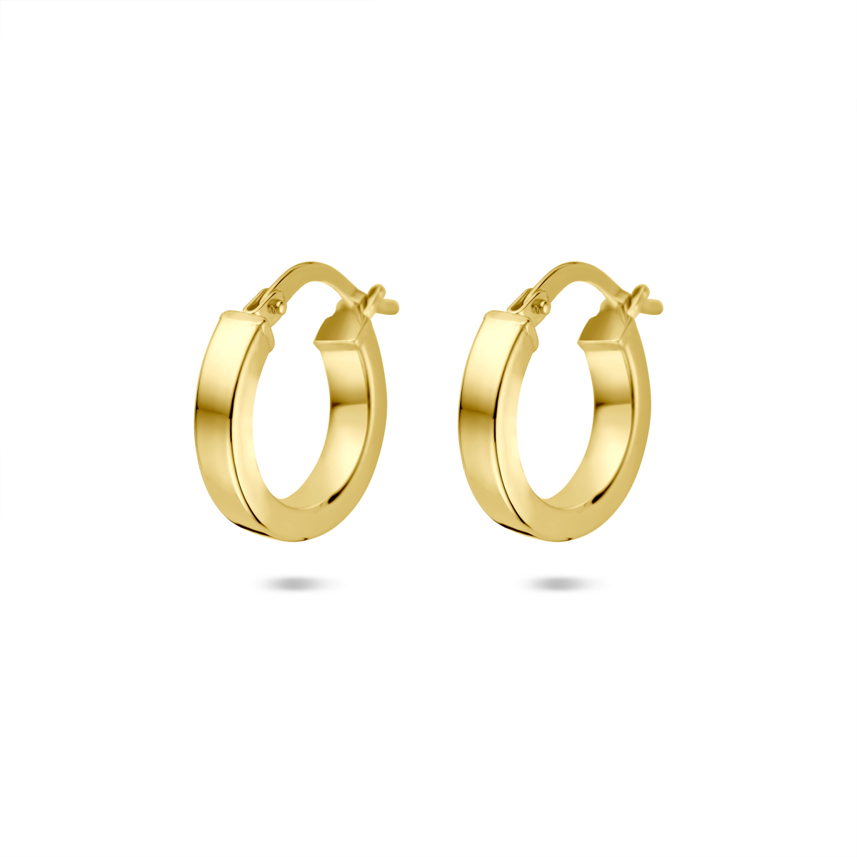 14k Geelgouden oorringen met een kern van 925 zilveren. De oorringen hebben een dikte van 3mm.