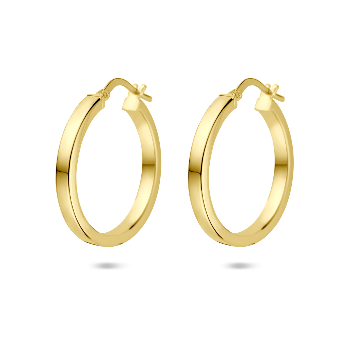 14k Geelgouden oorringen met een kern van 925 zilveren. De oorringen hebben een dikte van 3mm.