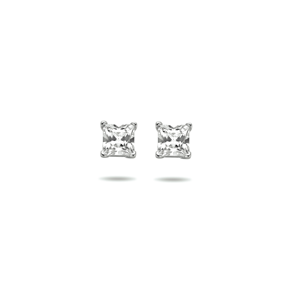 Beschrijving: Gerhodineerd zilveren oorknoppen met zirkonia.
Doelgroep: dames
Zetting: solitaire (chatonzetting)
