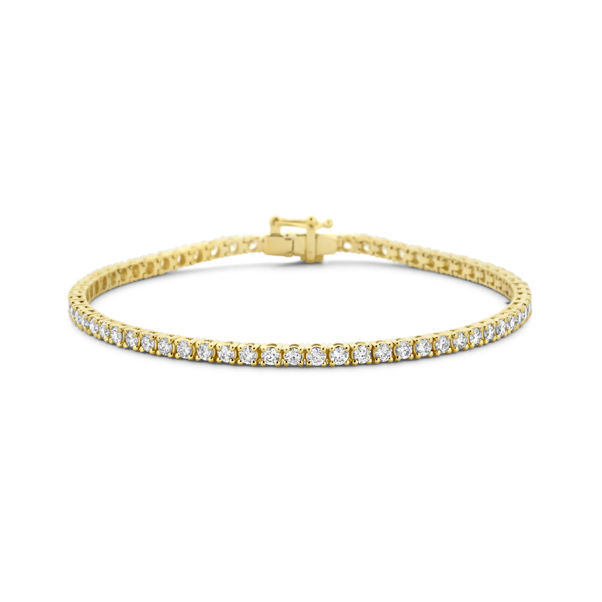 Tennisarmband geelgoud 3.00ct LG Labgrown 4027327
tennisarmband lab grown diamant 3.00ct g si 2,7 mm 17,5 cm

14k Geelgouden tennisarmband uitgevoerd met schitterende lab grown diamanten. De tennisarmband heeft een draaglengte van 17.5cm en een schakelbreedte van 2.7mm. Het diamantgewicht is 3.00ct. Lab grown diamanten zijn diamanten die ontstaan in een laboratorium. Onder extreem hoge druk en temperatuur wordt het natuurlijk ontstaansproces nagebootst met als eindresultaat een diamant met dezelfde chemische eigenschappen maar met een andere oorsprong.