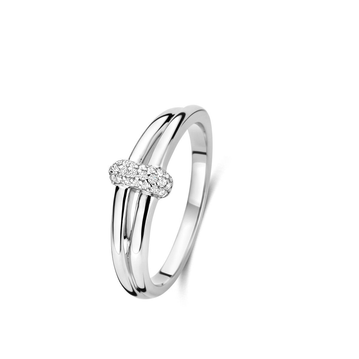 Zilveren Ring Met Zirkonia van Naiomy Silver. Een prachtige gemaakt van 925 sterling zilver en nikkelvrij. De zilverkleurige ring straalt elegantie uit dankzij de schitterende zirkonia. Draag deze ring als een opvallend sieraad op zichzelf of combineer met andere zilveren accessoires voor een elegante look. Verkrijgbaar in verschillende maten. 