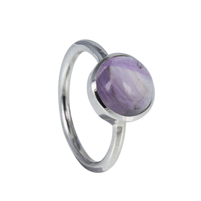 Zilveren ring met ronde cabochon geslepen Amethyst van 10mm
