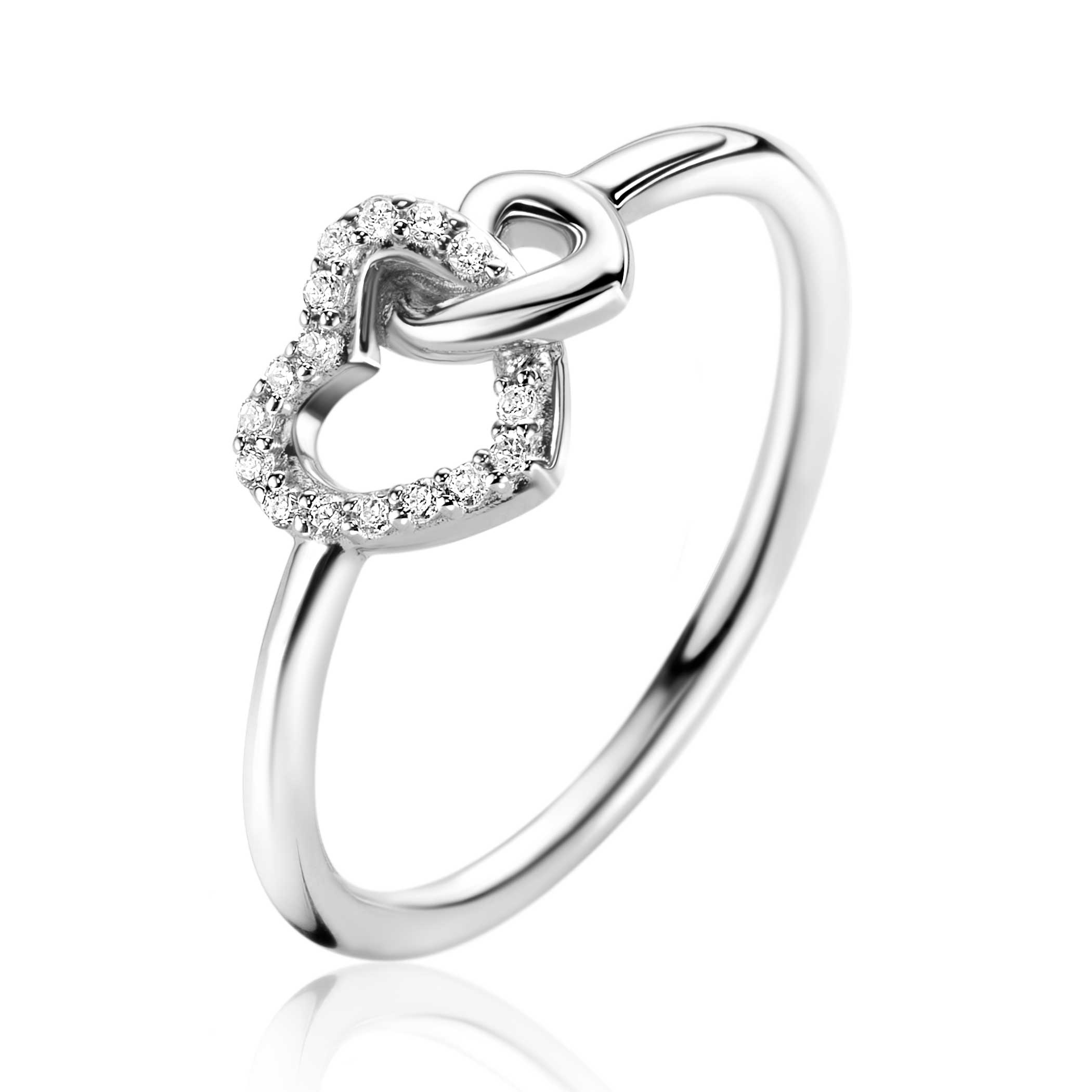 ZINZI zilveren ring, waarbij in het midden twee hartjes mooi met elkaar verbonden zijn: een glad open hartje en een groter open hartje bezet met witte zirconia's. Vervaardigd van eerste gehalte zilver (925) en met extra rodiumlaag voor een langdurige glans.