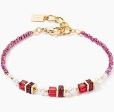 Coeur de Lion armband 4567/30-1300
met parels en swarovski crystals
Maak de set compleet met de bijpassende oorhangers en het collier