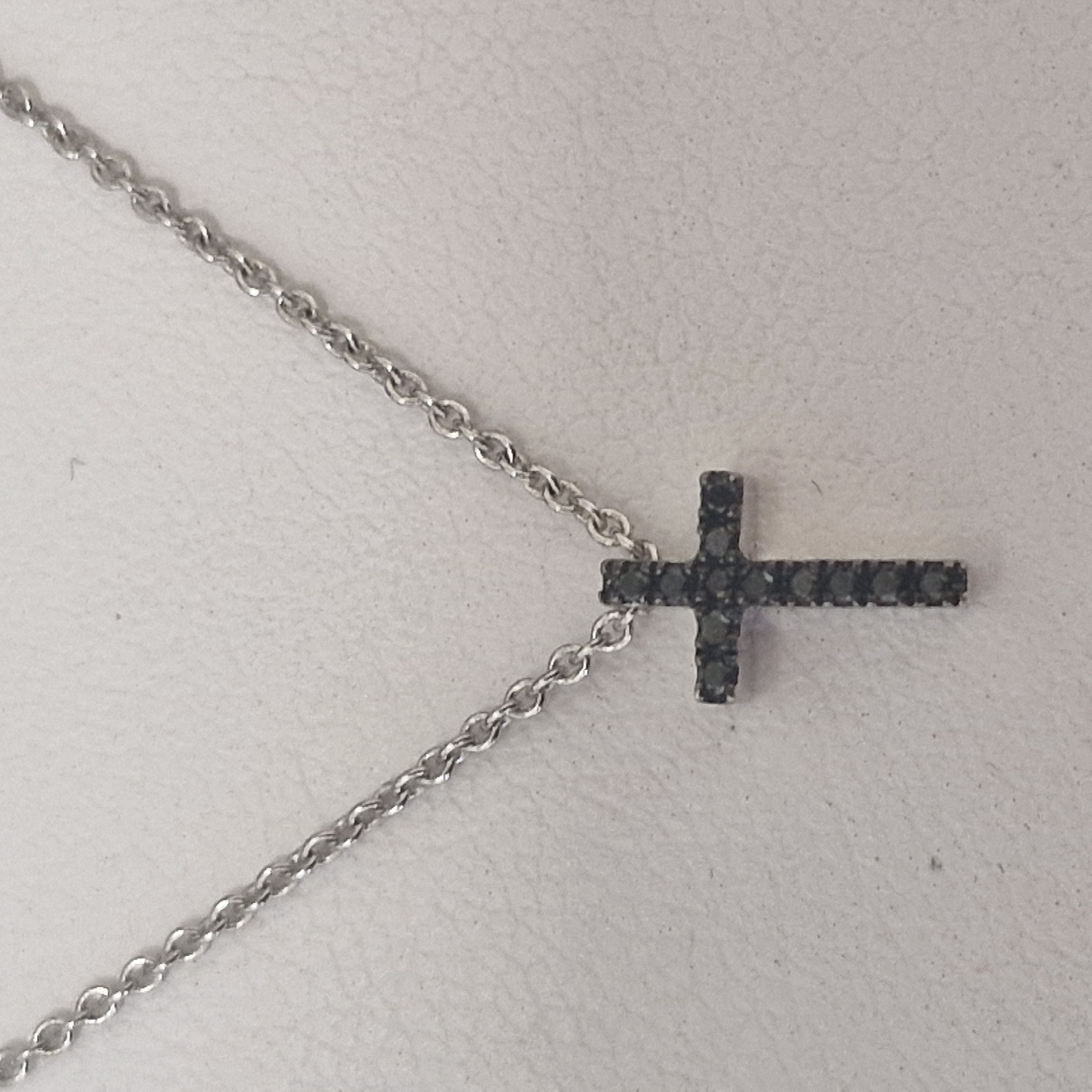 14k witgouden kruis hanger met zwarte diamant inclusief ketting