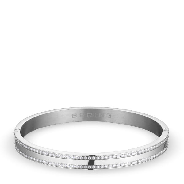  Creëer je look met elegante en unieke combinaties. De ARCTIC SYMPHONY COLLECTION zorgt voor een creatief hoogtepunt met zijn brede selectie prachtige ringen, bedels, kettingen, armbanden en oorbellen. Deze sieradencollectie wordt gekenmerkt door de combinatie van hoogwaardige materialen zoals hightech keramiek, zirkonia stenen, roestvrij staal en Milanese mesh. De strakke, eenvoudige look harmonieert perfect met de BERING horlogecollectie en rondt zo het totaalconcept van het merk BERING optimaal af. 