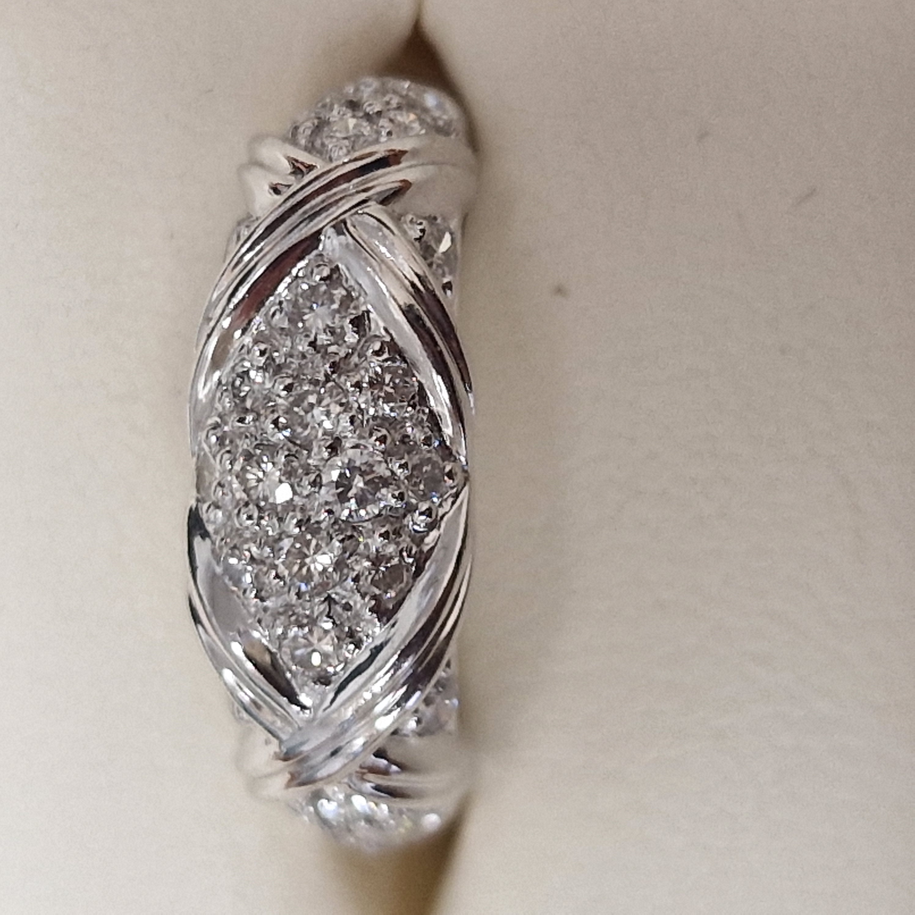 18k witgouden bolle pavé ring met diamant G0128R