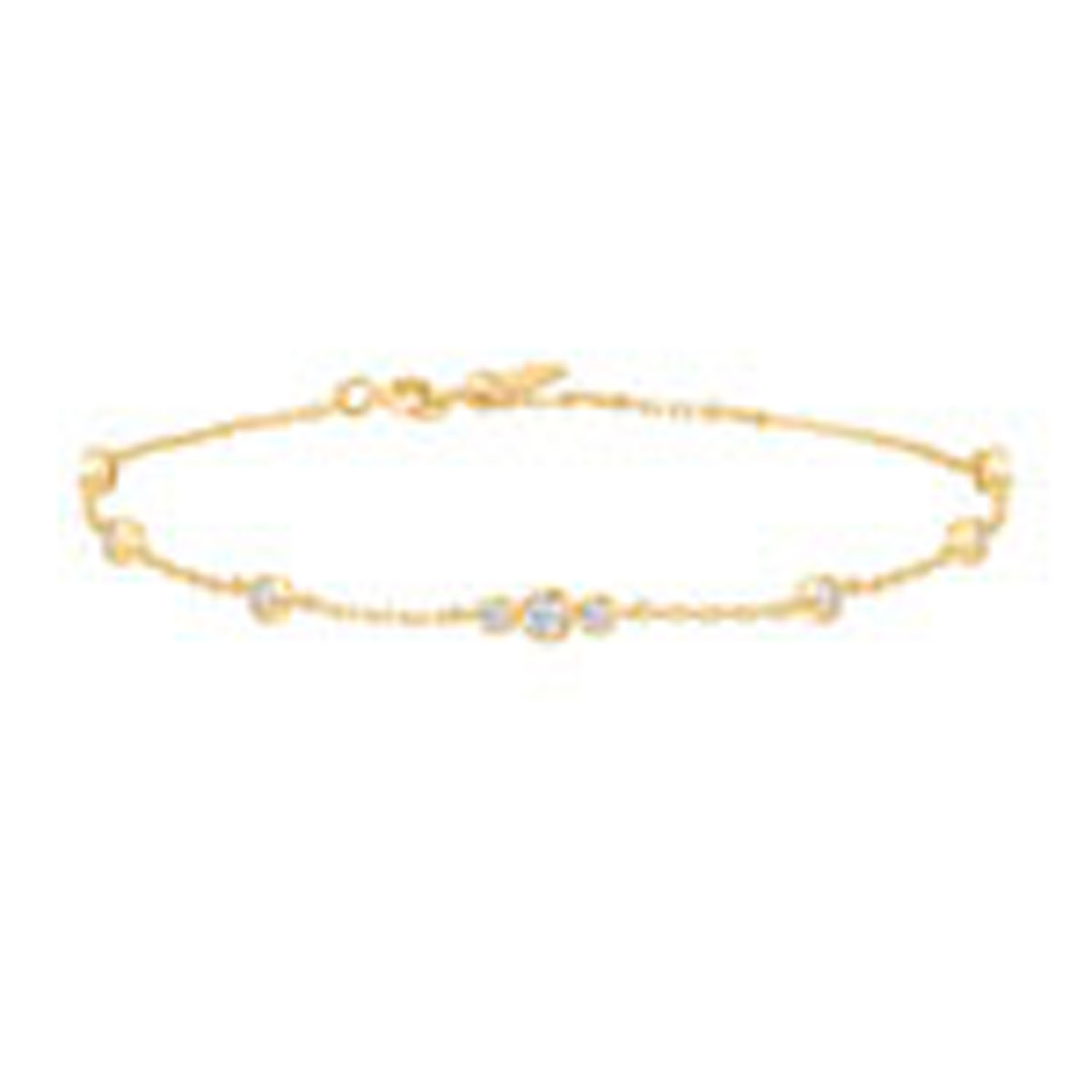 Miss Dainty is ontworpen voor de vrouw die houdt van elegantie met een speelse twist. Deze armband met zirkonia is verfijnd afgewerkt met meerdere steentjes in een strakke zetting. Het sierlijke ontwerp straalt subtiele klasse uit. Draag hem los of combineer met andere armbanden voor een opvallende look – ideaal voor chique gelegenheden.

HET MERK
Geïnspireerd door de laatste fashion trends is Ania Haie het toonaangevende sieradenmerk voor hoogkwalitatieve maar ook betaalbare zilveren sieraden, zonder op de kwaliteit in te leveren. Iedere collectie is gebaseerd op de laatste catwalktrends, waardoor Ania Haie snel tot hét sieradenmerk voor stijlbewuste consumenten is verkozen. Elk sieraad wordt ontworpen om te combineren met andere sieraden waardoor je je eigen look kunt creëren. Maar ook zijn Ania Haie sieraden opvallend genoeg om op zichzelf te dragen.

SPECIFICATIES
- Ania Haie
- Armband
- 925 zilver met gold plating
- Lengte 18,5cm
- AH B065-03G