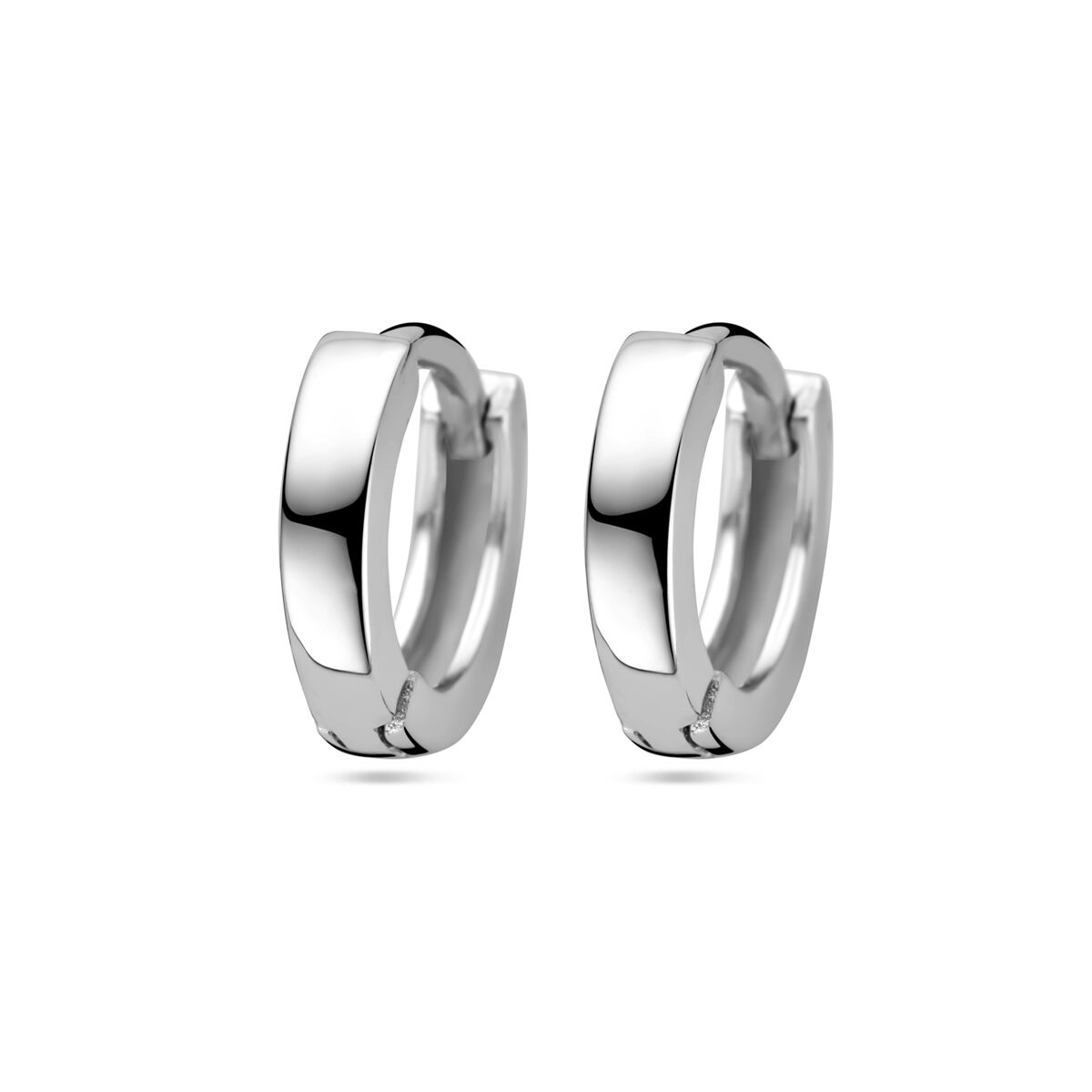 Gerhodineerd zilveren klapoorringen met afmetingen van 10x1.5mm uitgevoerd met een schitterende rijzetting van briljant geslepen zirkonia en een stevige scharnier sluiting. Deze klapoorringen sprankelen je tegemoet en geven je look direct een chique uitstraling.