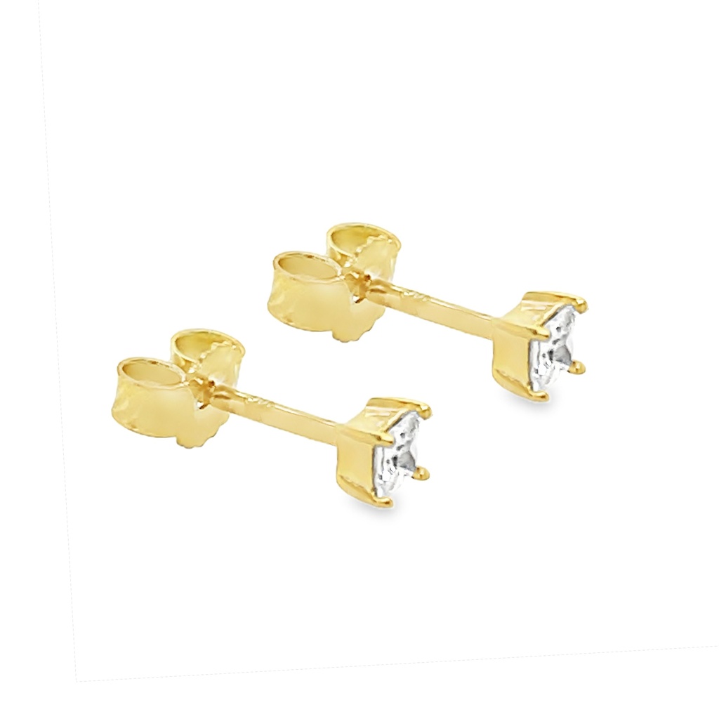 Geelgouden oorstekers met 2,5x2,5mm Zirkonia vierkant 4-poot
Materialen: Goud 585
Materiaal kleur: Geel
Stenen: Zirkonia
