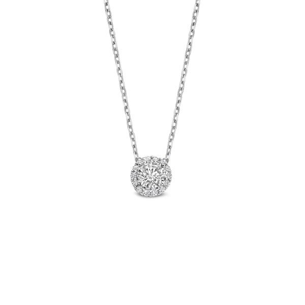 De 925 Silver Sara Necklace is een elegante ketting met sprankelende witte zirconia steentjes. Het subtiele ontwerp maakt het een perfect sieraad voor je daily look off om je look af te maken voor een speciale gelegenheid. Draag hem solo voor een verfijnde uitstraling of combineer met andere sieraden voor een trendy touch.