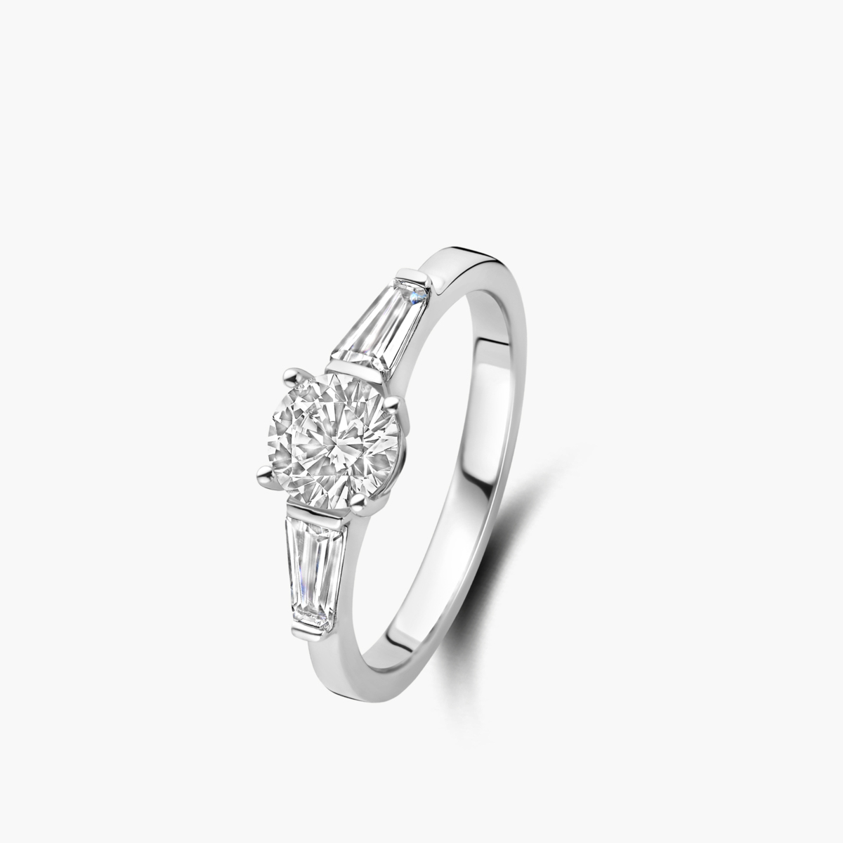 1 Diamant Lab Grown Briljant cut 0.8 ct
2 Lab grown diamond trapeze 0.27 ct