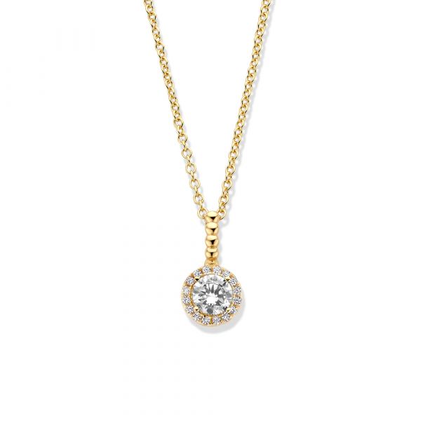 De 925 Silver Leora Necklace is een elegante ketting met een ronde zirconia steen. Het klassieke ontwerp maakt het een perfecte keuze voor elke gelegenheid, of je nu een casual outfit wilt verfraaien of een chique uitstraling wilt creëren. Draag hem solo voor een verfijnde look of combineer hem met andere sieraden voor een stijlvolle, gelaagde uitstraling.