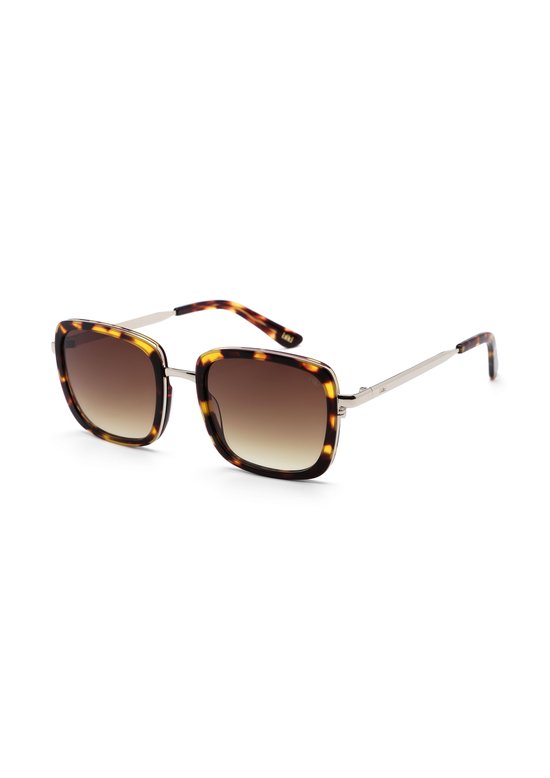 De IKKI zonnebril model IKKI23-3 is een stijlvolle accessoire die perfect in de categorie ACCESSOIRES past. Deze zonnebril valt onder de ACCESSORIES_TYPE: SUNGLASSES en biedt optimale bescherming tegen UV-straling. Draag het met je favoriete zomeroutfit voor een modieuze look. De tijdloze stijl maakt het een onmisbare aanvulling op elke garderobe.