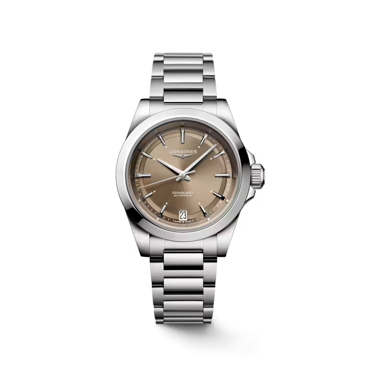 Dit Longines horloge behoort tot de Conquest collectie.
Referentienummer: L3.430.4.62.6

De Longines is voorzien van een automatisch uurwerk met een gangreserve van 72 uur. De kast en band zijn gemaakt van roestvrij staal. Het horloge heeft een diameter van 34 mm en is getest op een waterdichtheid van 10 ATM / 100 meter. Het horloge heeft een krasbestendig saffierglas met meerdere lagen anti-reflecterende coating aan beide zijden en een geschroefd en transparant achterdeksel met saffierglas.

Horloges van Longines met automatische uurwerken genieten van een verlengde fabricagegarantie van 5 jaar. Deze langere garantieperiode onderstreept de uitzonderlijke kwaliteit en het vakmanschap van de automatische uurwerken van Longines.
