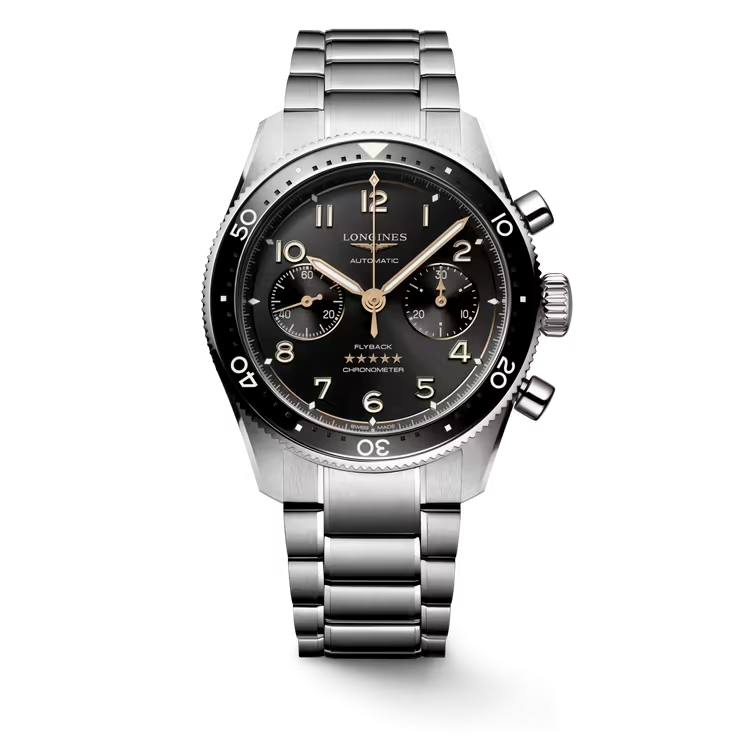 Dit Longines horloge behoort tot de Spirit Flyback collectie.
Referentienummer: L3.821.4.53.6

De Longines is voorzien van een kaliber L791 uurwerk met een gangreserve van 68 uur. De kast en band zijn gemaakt van roestvrij staal. Het horloge heeft een diameter van 42 mm en is getest op een waterdichtheid van 10 ATM / 100 meter. Het horloge heeft een krasbestendig saffierglas met meerdere lagen anti-reflecterende coating aan beide zijden. Dit horloge heeft bronzen wijzers en heeft een zelfopwindend mechanisch uurwerk met een frequentie van 28.800 trillingen per uur en een balansveer van monokristallijn silicium.

Het automatische uurwerk is COSC Chronometer gecertificeerd.

Horloges van Longines met automatische uurwerken genieten van een verlengde fabricagegarantie van 5 jaar. Deze langere garantieperiode onderstreept de uitzonderlijke kwaliteit en het vakmanschap van de automatische uurwerken van Longines.