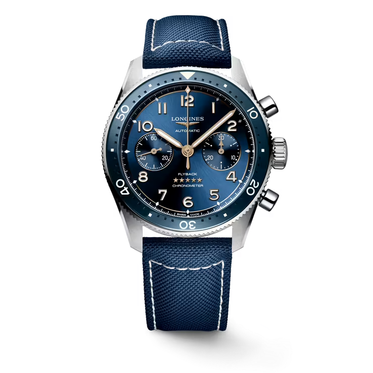 Dit Longines horloge behoort tot de Spirit Flyback collectie.
Referentienummer: L3.821.4.93.2

De Longines is voorzien van een automatisch kaliber L791 uurwerk met een gangreserve van 68 uur. De kast is gemaakt van roestvrij staal en komt met een blauwe NATO band. Het horloge heeft een diameter van 42 mm en is getest op een waterdichtheid van 10 ATM / 100 meter. Dankzij de Super- LumiNova op de wijzers en indexen is het horloge ook in het donker duidelijk af te lezen. Het horloge heeft een krasbestendig saffierglas met meerdere lagen anti-reflecterende coating aan beide zijden. Dit horloge heeft bronzen wijzers en heeft een zelfopwindend mechanisch uurwerk met een frequentie van 28.800 trillingen per uur en een balansveer van monokristallijn silicium.

Het automatische uurwerk is COSC Chronometer gecertificeerd.

Horloges van Longines met automatische uurwerken genieten van een verlengde fabricagegarantie van 5 jaar. Deze langere garantieperiode onderstreept de uitzonderlijke kwaliteit en het vakmanschap van de automatische uurwerken van Longines.