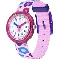 Het design met levendige luipaardprint op het educatieve horloge voor kinderen TIME TO ROAR zorgt voor opvallende kleuren, aangevuld met een roze transparente horlogekast en paarse gesp. Perfect voor kinderen die leren klokkijken, een leuk en speels cadeau!
