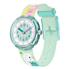 HAPPY BUDGIES is a chirpy and cheerful kid’s watch! This educational watch helps kids learn to tell the time. A perfect gift with a metallic effect dial.