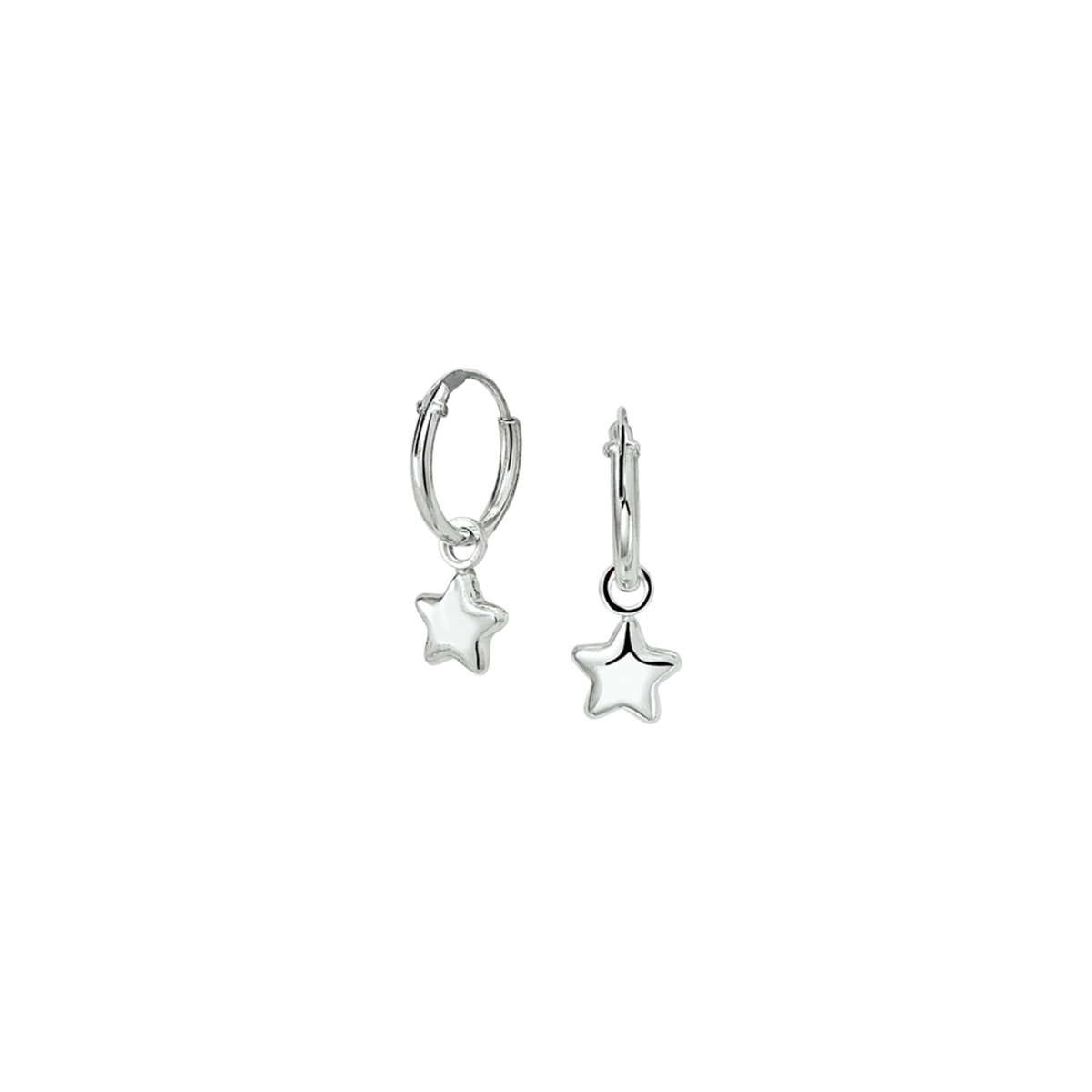 Gerhodineerd zilveren oorringen met een afmeting van 12x1.5mm uitgevoerd met een ster van 10.5x7mm. De oorringen zijn ook verkrijgbaar in diameters 23.5mm en 33mm en in varianten met een hart maan of driehoek.