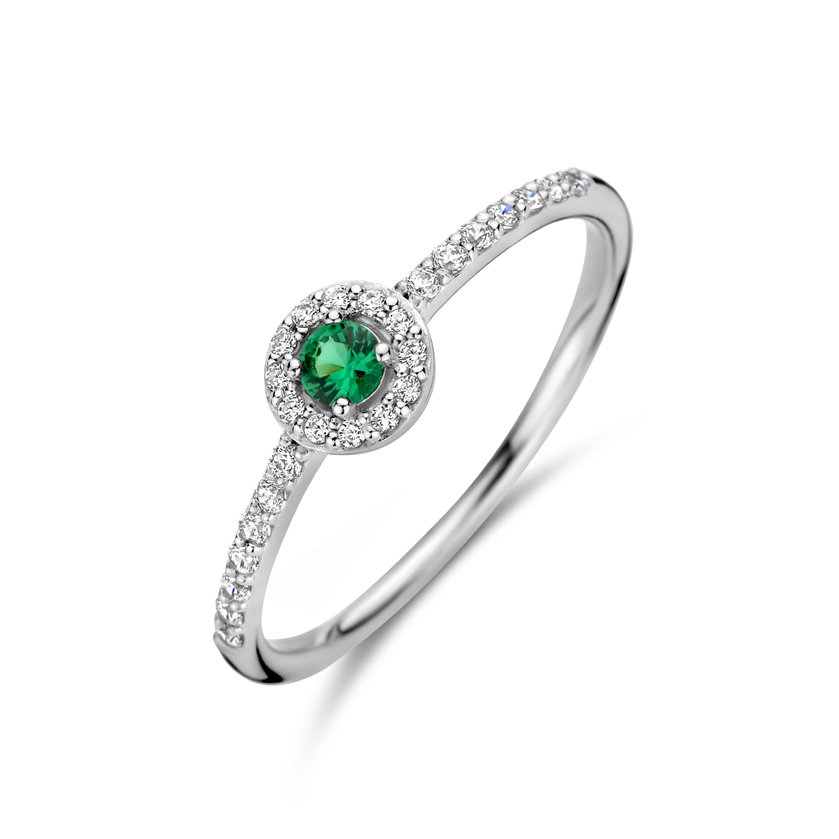 Gerhodineerd 925 zilveren ring uitgevoerd met een synthetische smaragd en zirkonia.