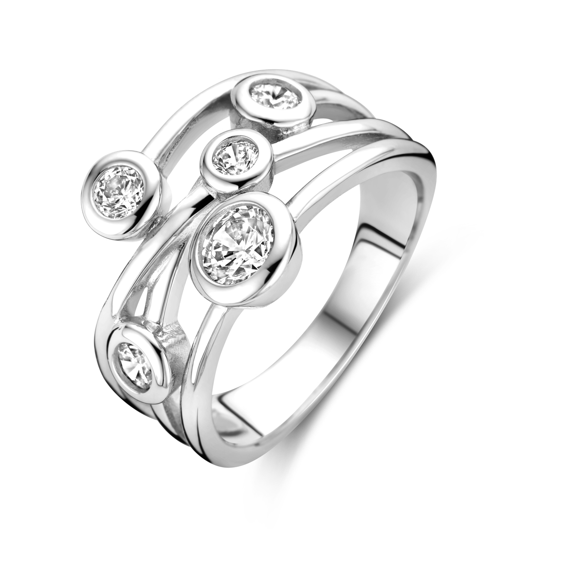 Gerhodineerd 925 zilveren ring uitgevoerd met zirkonia. De ring heeft een breedte van 13mm.