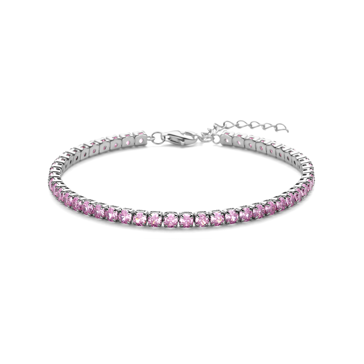 Gerhodineerd 925 zilveren tennisarmband uitgevoerd met roze zirkonia. De armband heeft een draaglengte van 17cm met 3cm extensie. Uitgevoerd met karabijn sluiting.