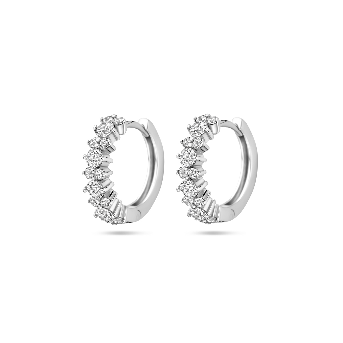 Elegante klapoorringen van 925 sterling zilver, verfijnd bezet met fonkelende zirkonia. Met hun afmeting van 14 x 4 mm hebben deze oorbellen een chique uitstraling die zowel geschikt is voor dagelijks gebruik als voor feestelijke gelegenheden. De praktische klapsluiting zorgt voor comfortabel en veilig draaggemak.

Materiaal: 925 sterling zilver

Steensoort: Zirkonia

Afmeting: 14 x 4 mm

Sluiting: Klapsluiting

Stijl: Elegant & tijdloos