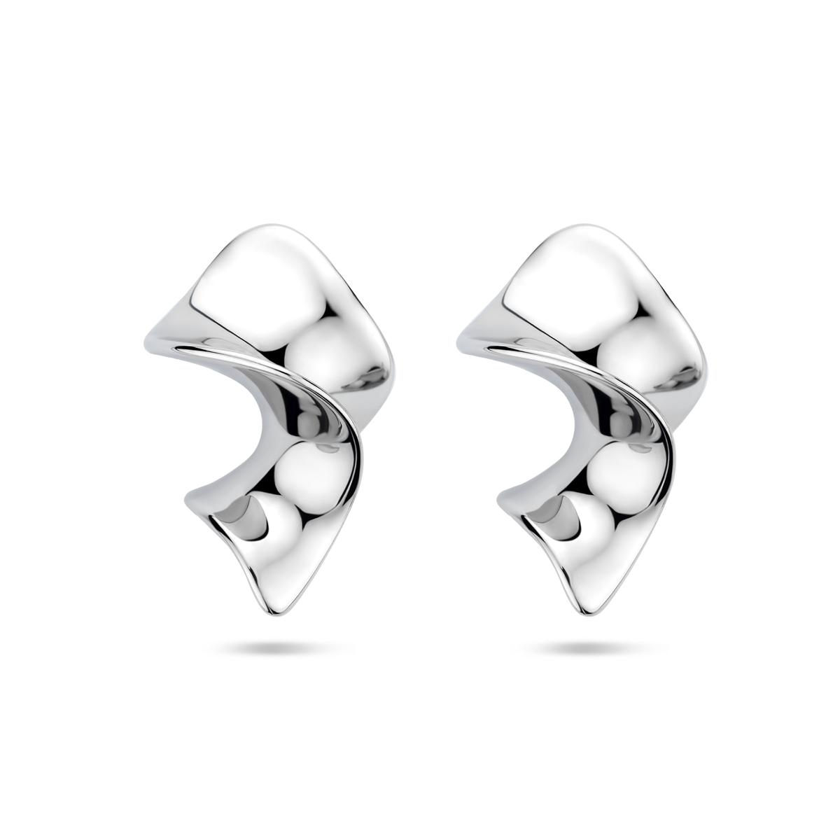 Gerhodineerd 925 zilveren oorknoppen. De oorknoppen hebben een afmeting van 23x13mm.