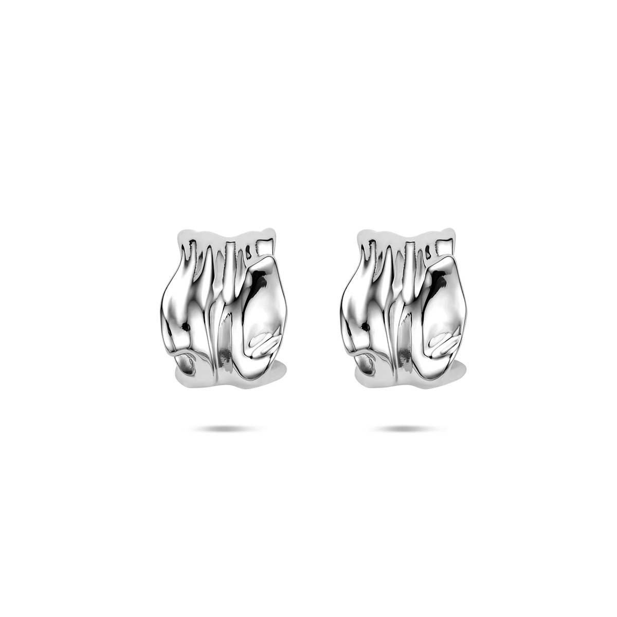 Gerhodineerd 925 zilveren stekeroorringen met een afmeting van 15x.11.5mm.