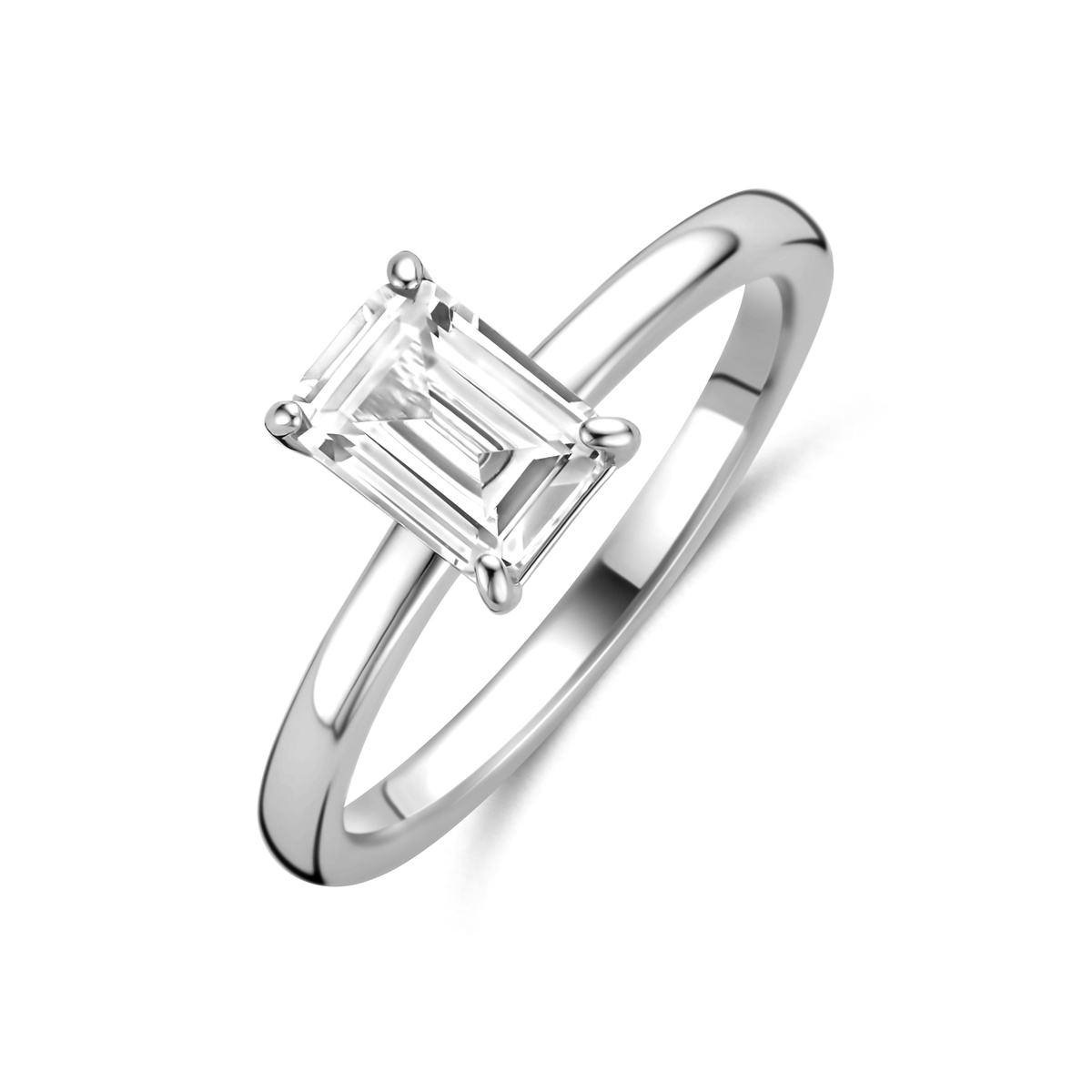 Gerhodineerd 925 zilveren ring uitgevoerd met zirkonia. De steen heeft een afmeting van 7.5x5.5mm.