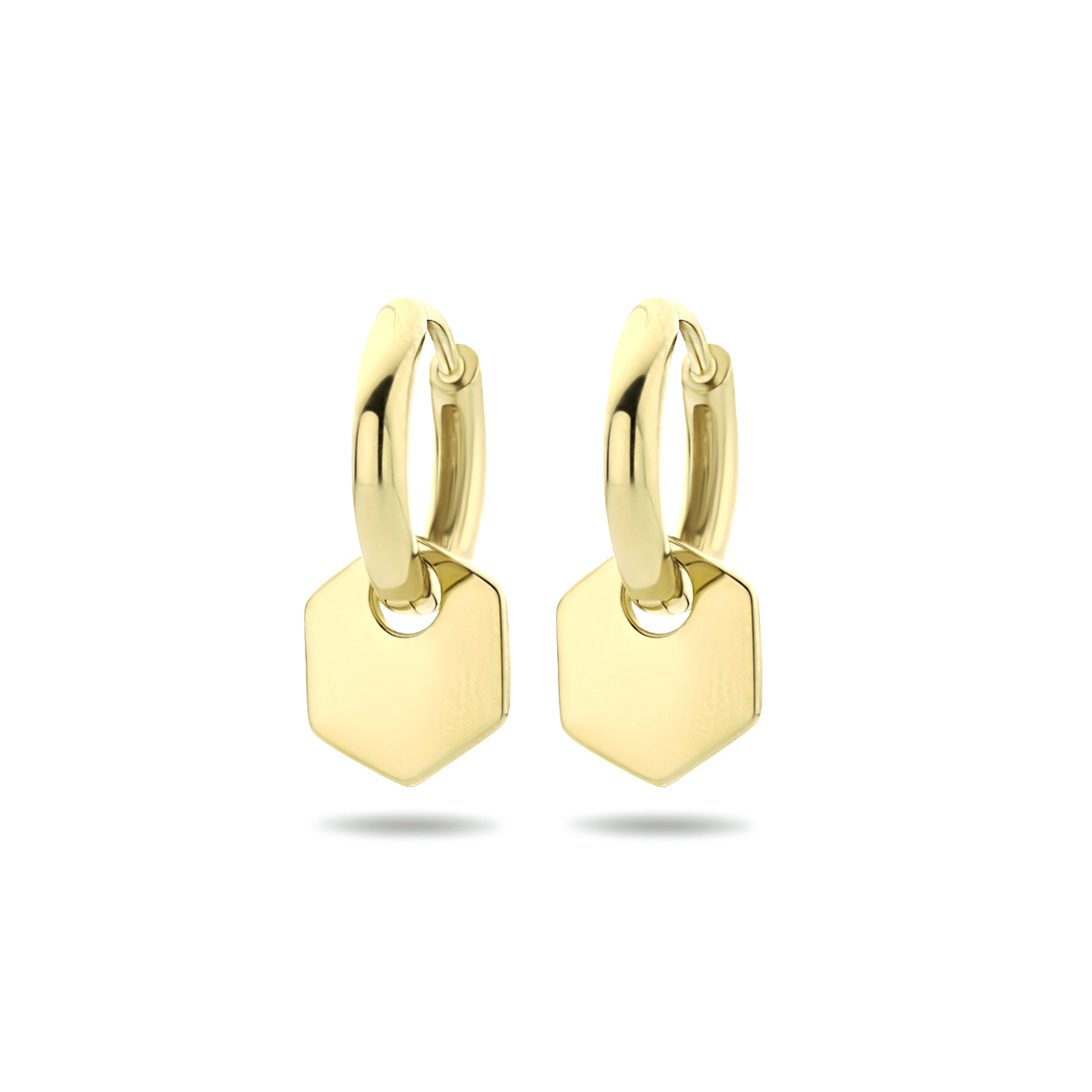 Verguld op 925 zilveren klapoorringen uitgevoerd met een hangertje in de vorm van een zeshoek. De klapoorringen hebben een dikte van 2mm en een diameter van 12.5mm. Het hangertje heeft een afmeting van 9.5x8.5mm. Geen garantie op plating.