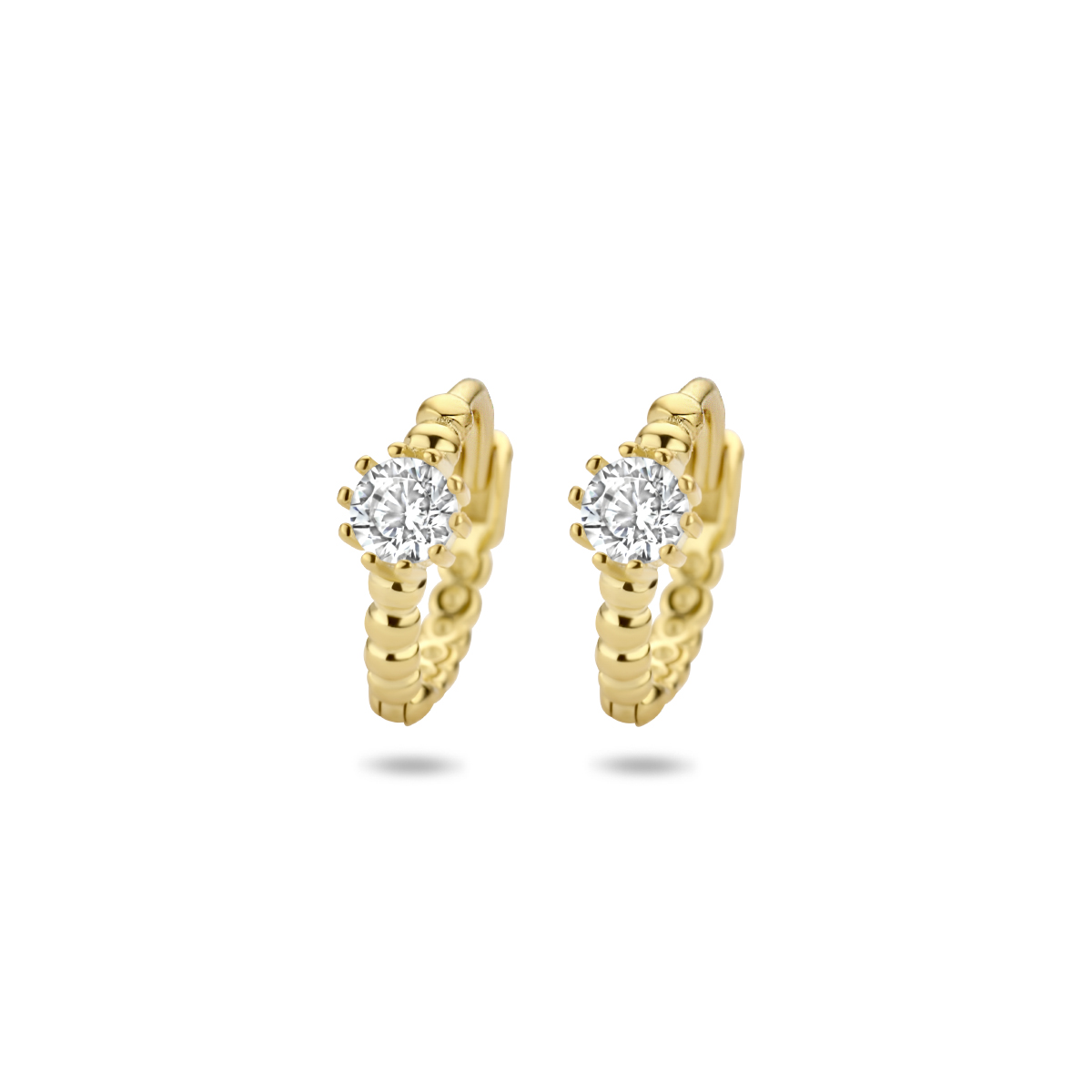 Verguld op 925 zilveren klapoorringen uitgevoerd met bolletjes en schitterende zirkonia. De oorringen hebben een afmeting van 10x4mm. Geen garantie op plating.