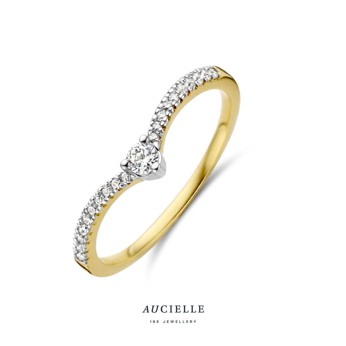 De Aucielle ring AR0015C is een elegante gouden ring van hoge kwaliteit, ideaal als modestatement. Kenmerken zijn de luxueuze afwerking en tijdloos ontwerp. Perfect voor dagelijks gebruik of speciale gelegenheden. Beste gedragen op de ring- of middelvinger voor een verfijnde look. Voeg een vleugje klasse toe aan elke outfit met deze prachtige ring.