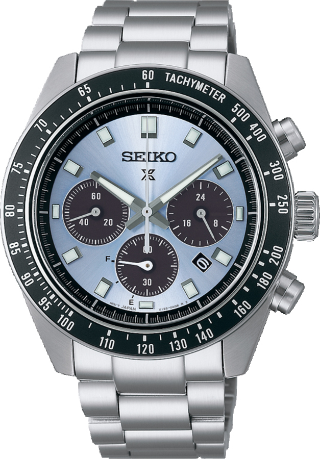Dit is een herenhorloge van het merk Seiko. Het is een chronograaf horloge gemaakt van staal. De diameter van de kast is 41.4 mm en de kast is 14 mm dik.
De verdere specificaties van het horloge zijn als volgt:
Kastvorm: rond
Kastkleur: zilverkleurig
Kastmateriaal: staal
Bandbreedte: 18 mm
Bandlengte: 251.4 mm
Sluiting: vouwsluiting met veiligheidsklepje en drukker
Wijzerplaatkleur: blauw
Glassoort: saffier glas
Waterdichtheid: 10 ATM
Techniek: solar